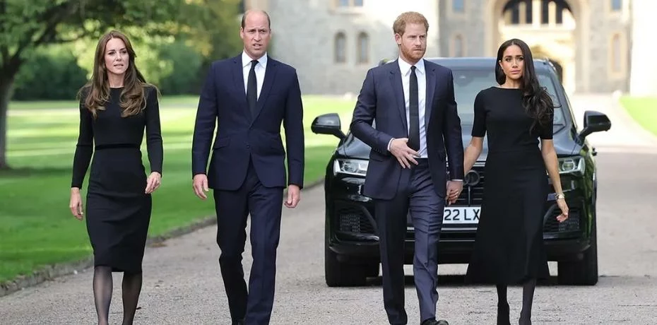 Prince William invited Harry and Meghan to join him and Kate outside the castle